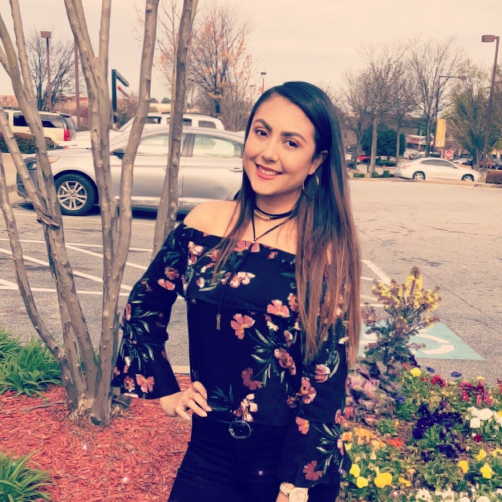 Meet your Posher, Alondra